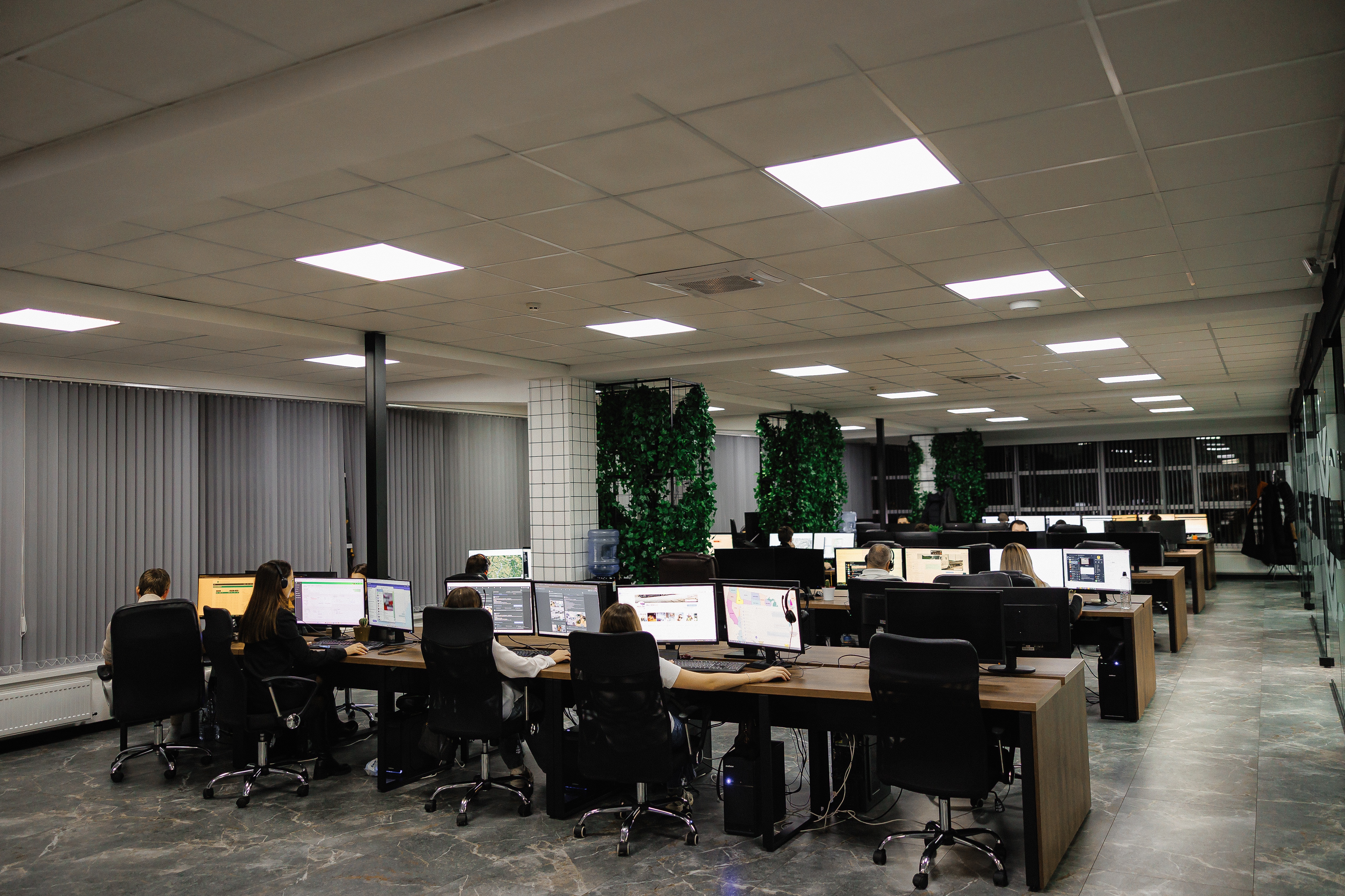 MDX Line operations floor with full dispatch team